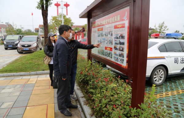 市科協(xié)組織開展全國(guó)第七個(gè)“扶貧日”活動(dòng)622.JPG